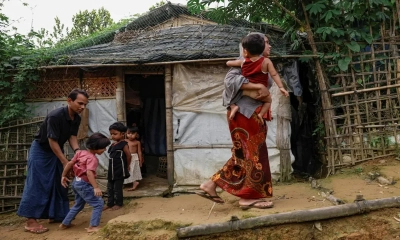 বাংলাদেশের শরণার্থী শিবিরে আশ্রয় নেওয়া রোহিঙ্গা পরিবার। ছবি- রয়টার্স