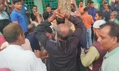 ভোটকেন্দ্রে সিল মারা ব্যালট উদ্ধার, ইউএনও অবরুদ্ধ