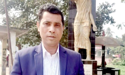 ‘ঘুরতে যেতে চাইলে আমাকে জানাবে’–ছাত্রীকে কুপ্রস্তাব অধ্যাপকের