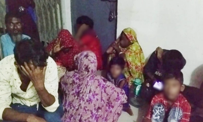 সাতক্ষীরা সীমান্তে শিশুসহ ১৫ বাংলাদেশিকে হস্তান্তর। ছবি- রূপালী বাংলাদেশ
