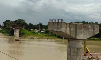 ৮ বছরেও নির্মাণকাজ শেষ হয়নি কীর্তিনাশা নদীর ডা. গোলাম মাওলা সেতু