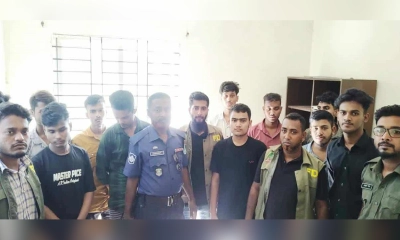 গাজীপুরে পার্ক থেকে মধ্যরাতে আটক ১১