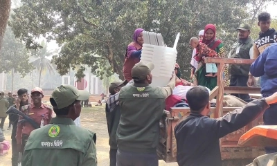 দিনাজপুরে ৮৪৪ কেন্দ্রে পৌঁছানো হচ্ছে ভোটের সরঞ্জাম, বাড়তি নিরাপত্তা জোরদার