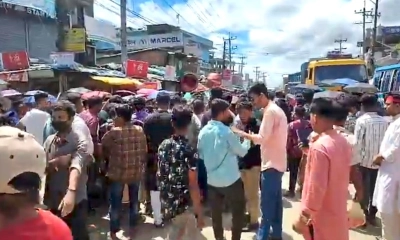 চাকরি হারানো শিক্ষকদের সড়ক অবরোধ, অচল কক্সবাজার-টেকনাফ মহাসড়ক। ছবি- রূপালী বাংলাদেশ