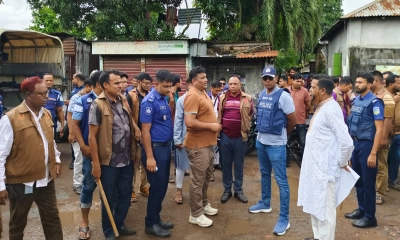 পুলিশের ওপর হামলায় এসআইসহ আহত ২, আটক ১০