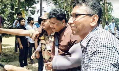 চবি শিক্ষার্থী ও স্থানীয়দের সংঘর্ষে প্রক্টরসহ  আহত অনেকে