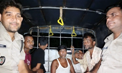 রাণীনগরে মাদকের আখড়ায় অভিযান, আটক ৫