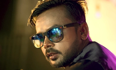 ম্যাক্স অভি ও মিথিলার বিরুদ্ধে মামলা করলেন হিরো আলম
