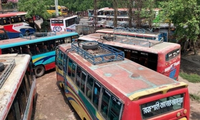 রাজশাহীর সঙ্গে সারা দেশের বাস চলাচল বন্ধ