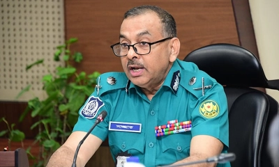 আগুনসন্ত্রাসী ও ককটেল নিক্ষেপকারীদের দেখামাত্র গুলির নির্দেশ