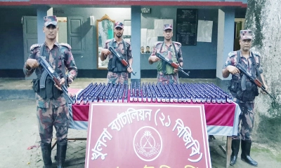 শার্শা সীমান্তে বিজিবির অভিযানে ৪৮৬ বোতল ভারতীয় উইনিক্স সিরাপ উদ্ধার