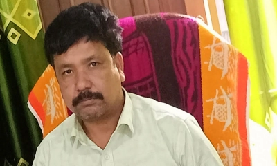 তিন মাস স্কুলে অনুপস্থিত, তবুও বেতন উত্তোলনের অভিযোগ