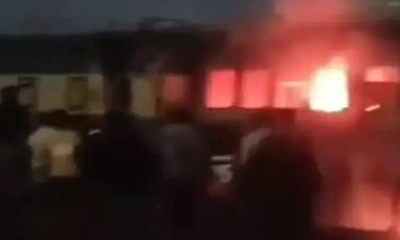 তেজগাঁও স্টেশনে ট্রেনের বগিতে আগুন, আটক ২