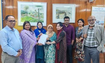 অর্থ উপদেষ্টার দপ্তরে জমা দেওয়া হয় ১০ হাজার যুব প্রতিনিধির স্বাক্ষরসহ একটি আবেদন। ছবি- সংগৃহীত