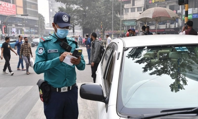 রাজধানীতে ট্রাফিক আইন লঙ্ঘনে ২৩৪৪ মামলা
