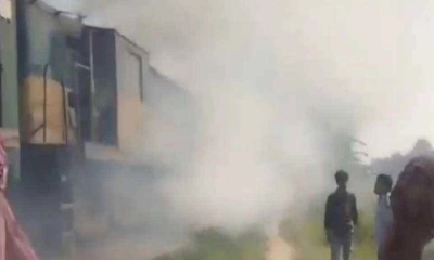 ট্রেনের ইঞ্জিনে আগুন। ছবি- সংগৃহীত