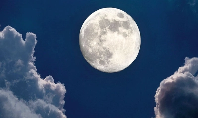চাঁদের রং কেন এবং কীভাবে বদলায়?