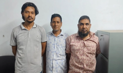 তাঁতী লীগ নেতার জুয়ার আসর থেকে গ্রেপ্তার ৩
