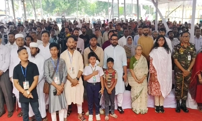 জুলাই গণঅভ্যুত্থানের শহীদদের স্মরণে ‘মুগ্ধ মঞ্চ’ স্থাপন করল ডিএনসিসি