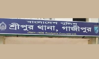ফেসবুকে স্ট্যাটাস দিয়ে নদীতে ঝাঁপ দিলেন লামিয়া