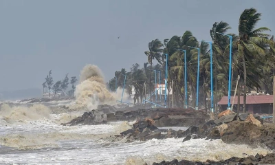 সমুদ্রবন্দরে ৩ নম্বর সংকেত, নদীবন্দরে ১