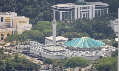 জুমার নামাজ না পড়লে ২ বছরের জেল যে দেশে