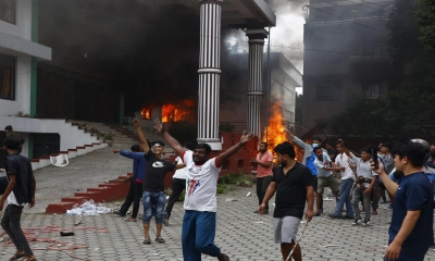 হাসিনা-স্টাইলে পালাচ্ছেন নেপালের ক্ষমতাসীনরা