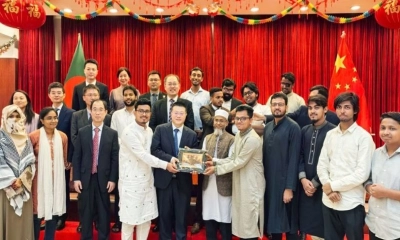 চীনা দূতাবাসে ঢাকা বিশ্ববিদ্যালয় কেন্দ্রীয় ছাত্র সংসদের নেতাদের সঙ্গে অনুষ্ঠিত এক মতবিনিময় সভা। ছবি- সংগৃহীত