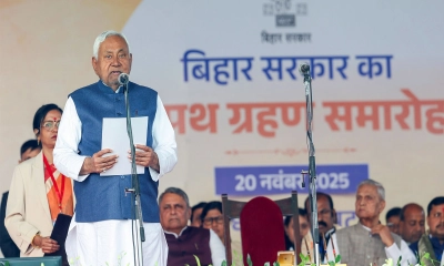 দশমবারের মতো বিহারের মুখ্যমন্ত্রীর শপথ নিলেন নীতীশ কুমার