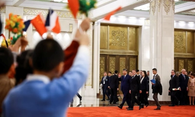 শি জিনপিংয়ের সঙ্গে সাক্ষাৎ করলেন ফরাসি প্রেসিডেন্ট ম্যাখোঁ