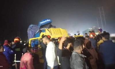 টাঙ্গাইলে পিকআপের পেছনে ট্রাকের ধাক্কা, নিহত ২