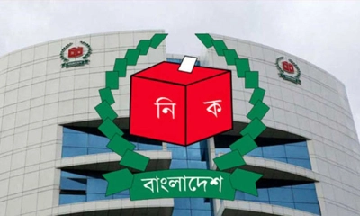 নির্বাচনে ভোটার স্লিপ-মাইক্রোফোন ব্যবহারে পরিবর্তন আনল ইসি