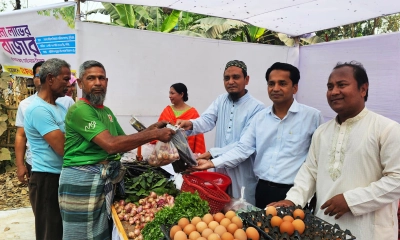 বিনা লাভের বাজারে ক্রেতাদের স্বস্তি