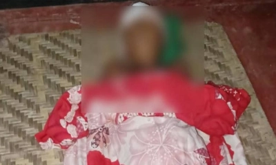 বৃষ্টির সময় ছাতা ধরায় ছেলের মাথায় কোপ দিলেন বাবা