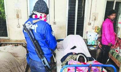 পুলিশের মাথা ফাটিয়ে পালাল মাদক কারবারি, আটক ১