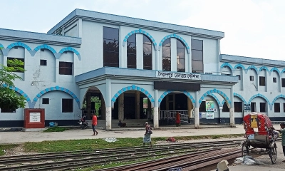 নীলফামারীতে ট্রেনে কাঁটা পড়ে অজ্ঞাত নারীর মৃত্যু