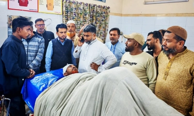 আহতদের দেখতে হাসপাতালে প্রার্থীরা। ছবি: রূপালী বাংলাদেশ