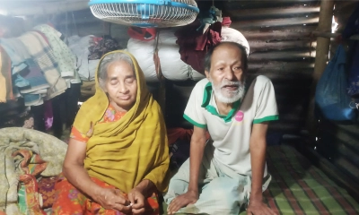জীর্ণ ঘরে অনাহারে থাকা দম্পতি পেল নতুন আশ্রয়