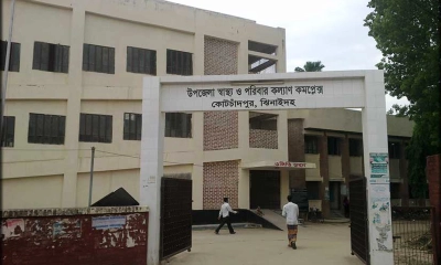 ঝুলন্ত অবস্থায় অজ্ঞাত নারী উদ্ধার, পাশেই কাঁদছিল অবুঝ শিশু