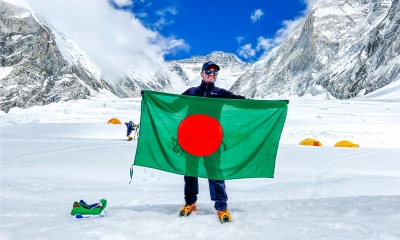স্বপ্ন থেকে শৃঙ্গচূড়ায় সিলেটি আকি রহমান