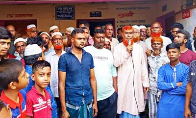ইউপি চেয়ারম্যানকে বের করে কার্যালয়ে ছাত্রদলের তালা