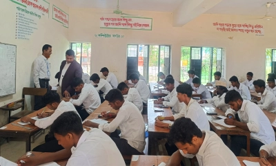 এসএসসি কেন্দ্র পরিদর্শনে জেলা প্রশাসক, পরীক্ষায় সন্তোষ প্রকাশ