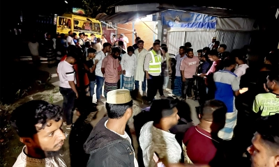 বেপরোয়া ট্রাকের ধাক্কায় আহত ৭, গণপিটুনিতে চালক নিহত