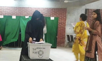 বন্ধ থাকা দুই হলে পুনরায় ভোটগ্রহণ শুরু