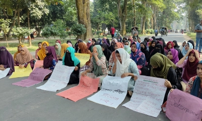 সায়মার মৃত্যুর বিচারের দাবিতে উপাচার্যের বাসভবন ঘেরাও