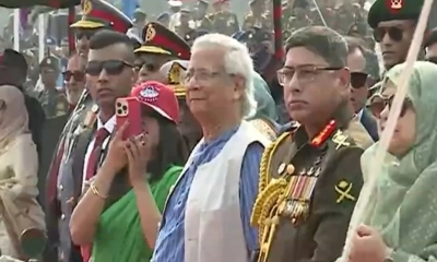 বিজয় দিবসে সশস্ত্র বাহিনীর অনুষ্ঠানে উপস্থিত প্রধান উপদেষ্টা