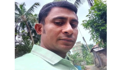 অস্ত্র দিয়ে ফাঁসাতে গিয়ে নিজেই পুলিশের জালে আটক