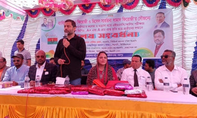 ঝালকাঠিতে কৃতি শিক্ষার্থীদের সংবর্ধনা