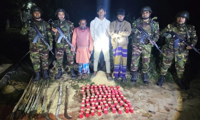 যৌথ বাহিনীর অভিযানে ৯৫টি ককটেল ও দেশি অস্ত্রসহ গ্রেপ্তার ৩