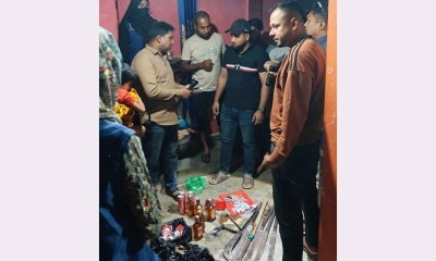দা-ছুরি হাতে হামলার চেষ্টা, পুলিশের অভিযানে আটক ৫